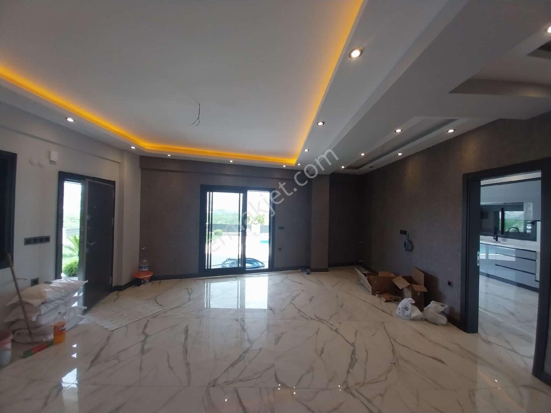 Master Emlak Tan Yüzme Havuzlu Villa - Görsel 23