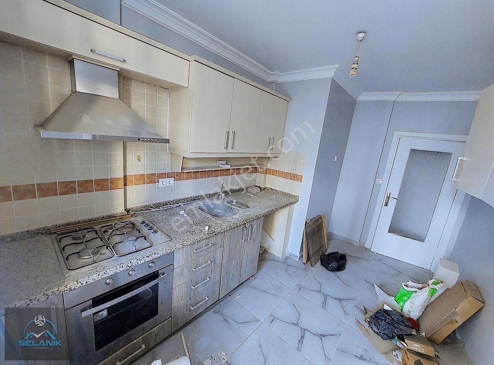 Çukurova Kurttepe Kiralık Daire Selanik'ten Süleyman Demirel'de 3+1 Kapalı Mutfaklı Doğalgazlı