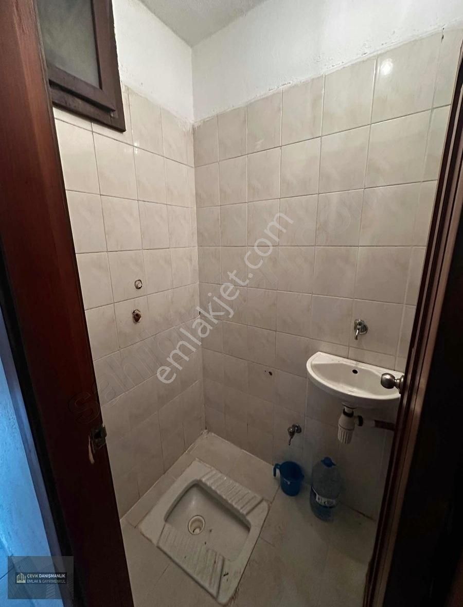 Bayrampaşa Orta Kiralık Daire Orta Mh Merkezi Konumda Metroya 5 Dk 3+1 Kiralık Daire