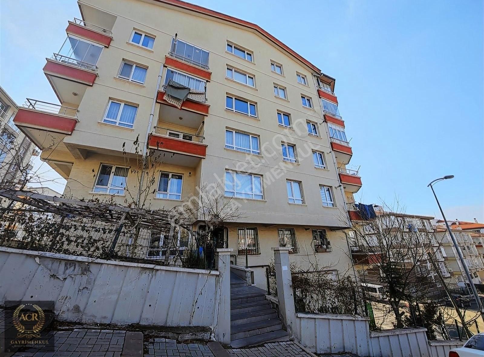 Keçiören Kuşcağız Kiralık Daire Acr'den Mevlana İlkokulu Arkasında 3+1 Cepheleri Açık E.banyolu