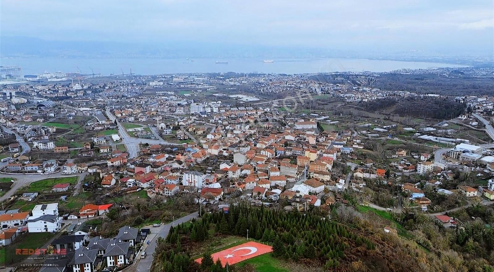 Başiskele Yeniköy Merkez Satılık Villa İmarlı Kocaeli Yeniköy'de Villa İmarlı, 807 M² Eşsiz Arsa!