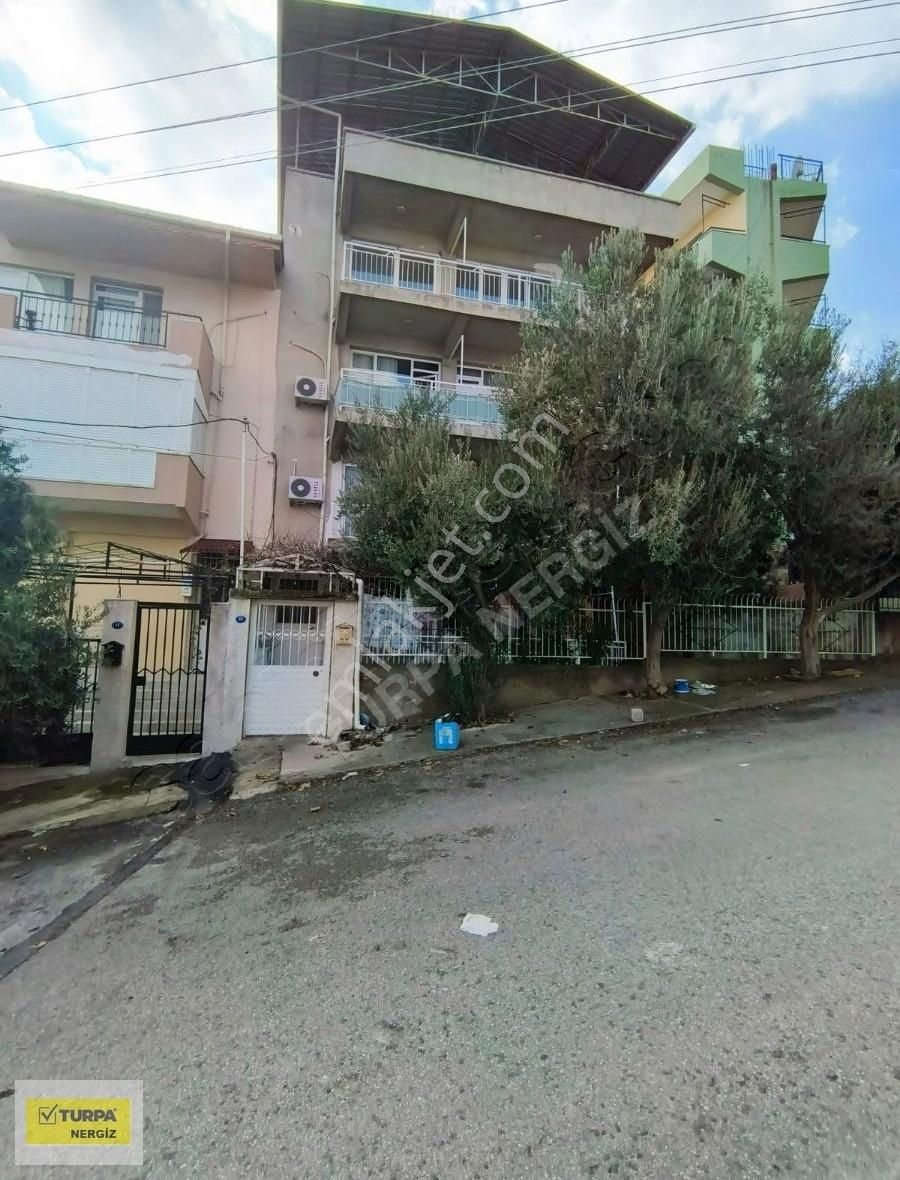 Bornova Kızılay Kiralık Daire Bornova Meydana Yürüme Mesafesinde Kiralık 3+1 Tadilatlı Daire