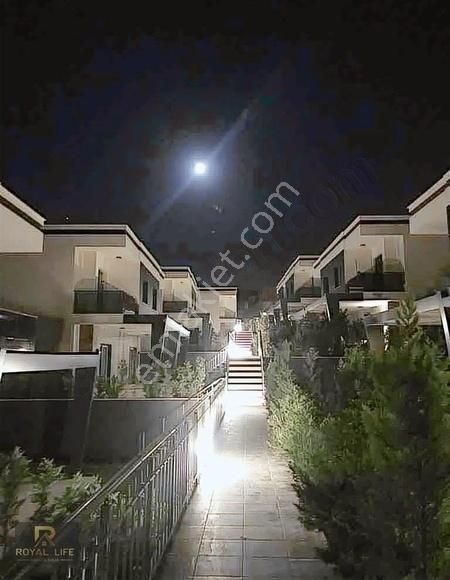 Kuşadası Soğucak Satılık Villa Soğucakta Emsallerinin Altında Acil Satılık 3+1 Villa