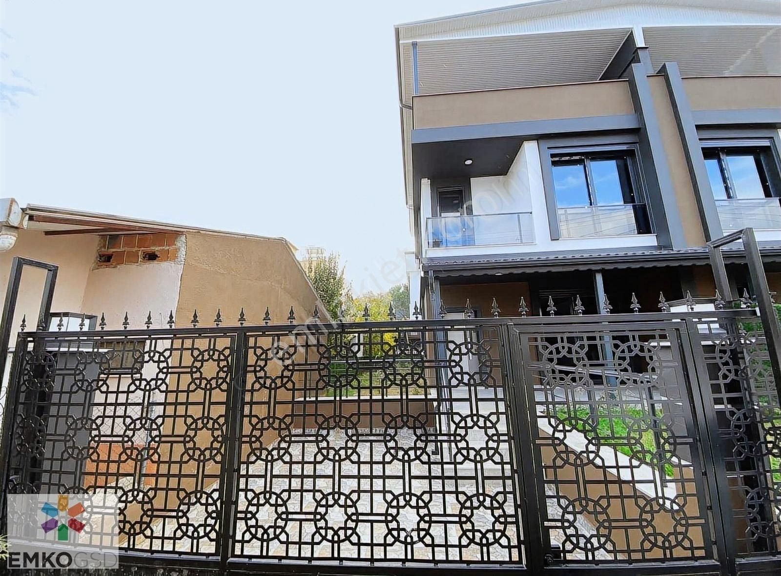 Seferihisar Payamlı Satılık Yazlık Doğanbey'de Bahçeli, Otoparklı 3+1 Sıfır Villa (emko)