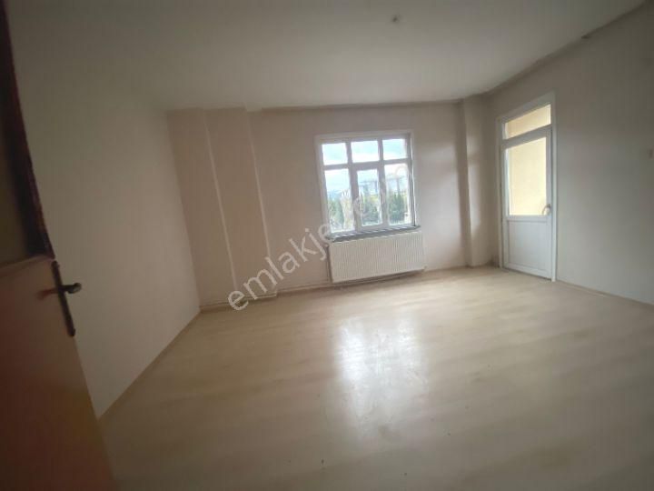 Çekmeköy Soğukpınar Kiralık Daire Soğukpınar Mah De  3+1 Geniş 150m2 Arakat