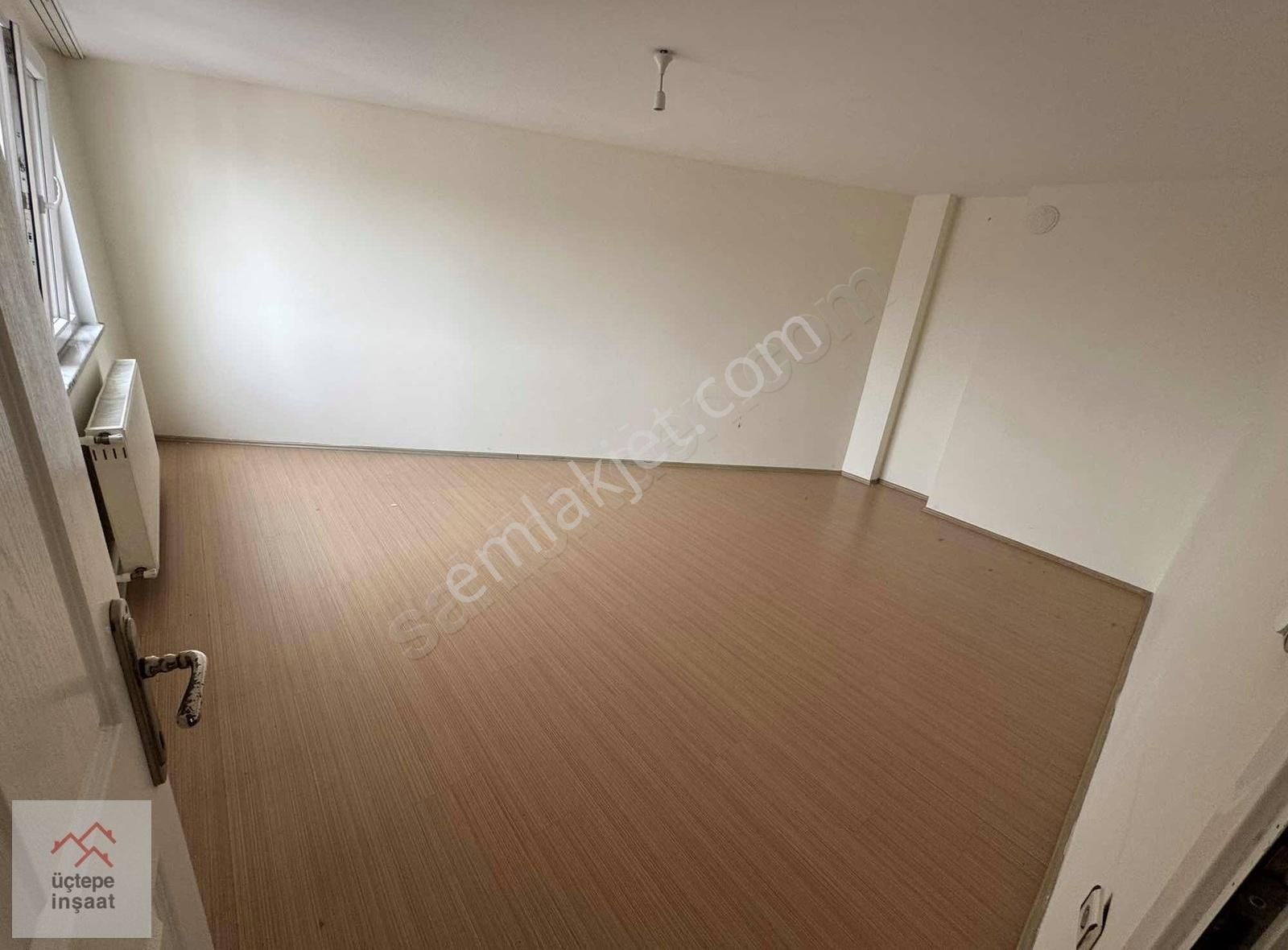 Esenyurt Osmangazi Kiralık Daire Osmangazi Mah'da 2+1 Çatı Katı 90 M² Teraslı , Tek Daire Üzeri