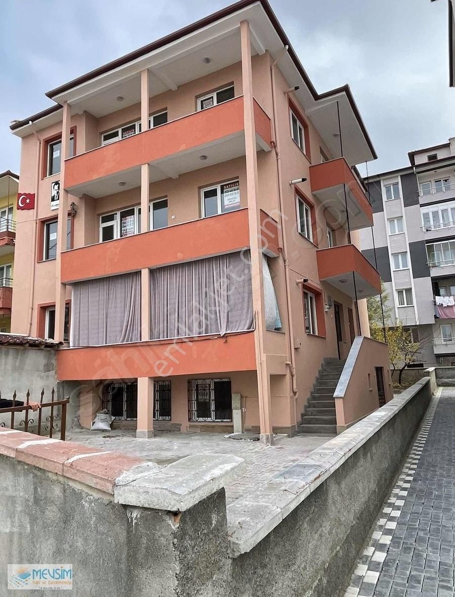 Çorum Merkez Kale Satılık Daire Mutlu Caddesi Yanı Satılık 3+1 Daire