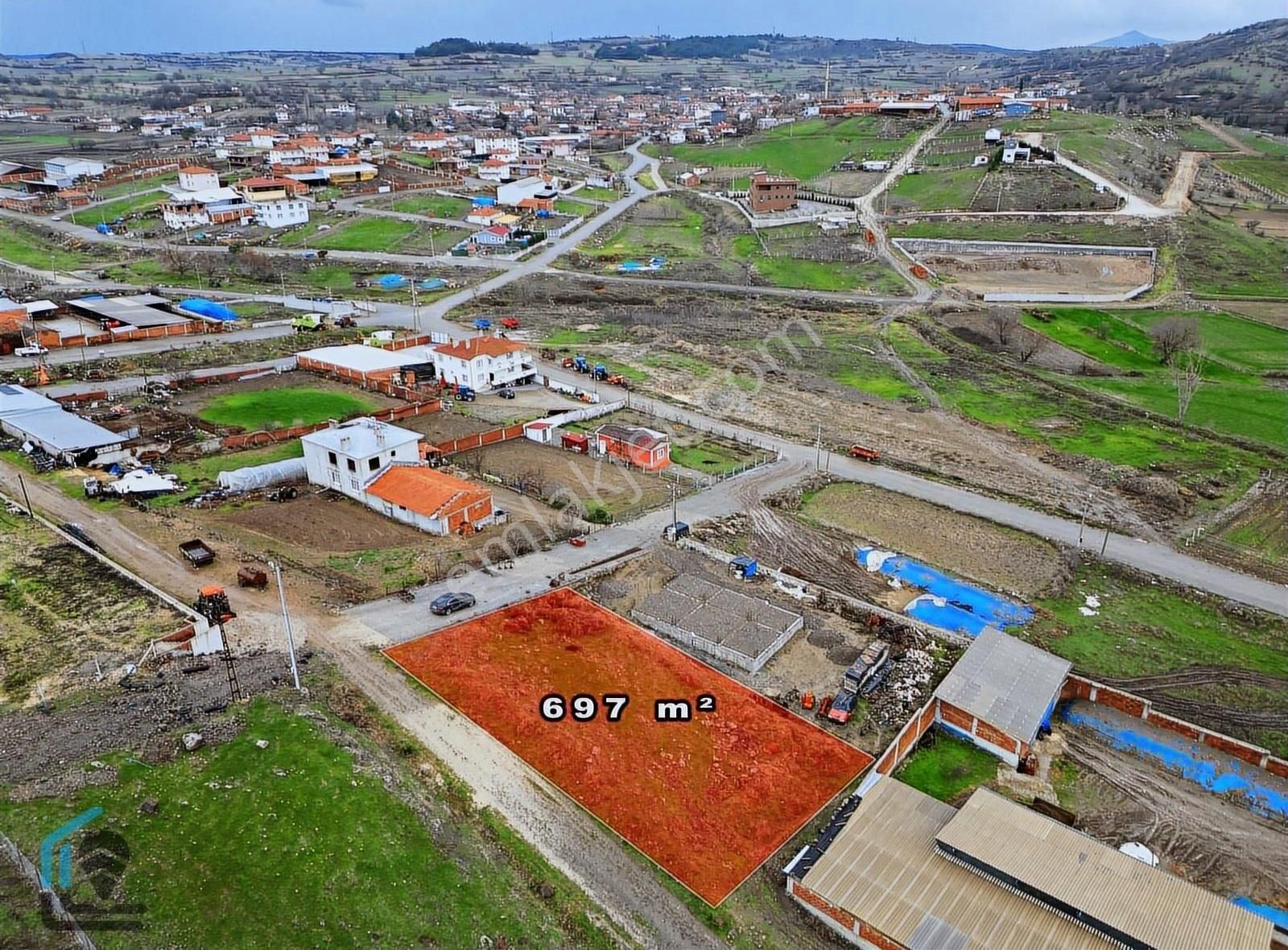 Altıeylül Nergiz Satılık Konut İmarlı Nergiz Mah. Önü Açık - Manzaralı 697 M² Satılık Köşe Parsel Arsa