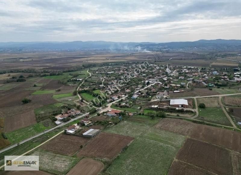 Biga Güleç Köyü Satılık Tarla Güleç Köyde Manzaralı İmar Sınırında 3 Dönüm Arazi