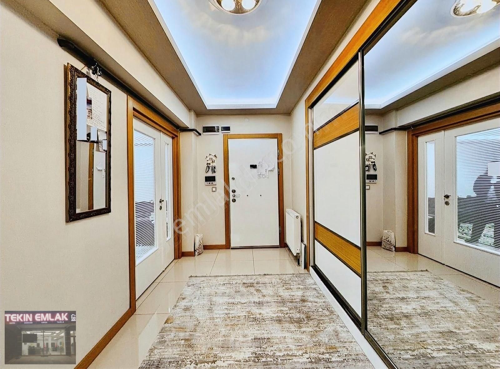 Pursaklar Fatih Satılık Daire Tekin Emlak'tan Fatih Mah E.banyo,g.odalı Lüx Site'de 185m2 4+1