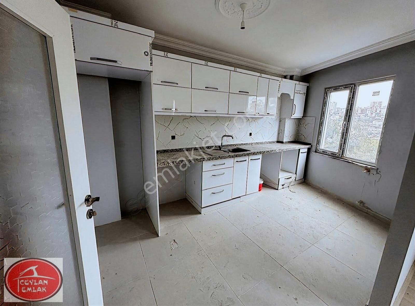 İlkadım Kadifekale Satılık Daire Ceylan Emlaktan Kadifekale'2+1 90m2 2 Balkonlu Satılık Daire