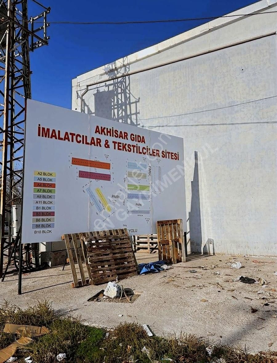 Akhisar Reşat Bey Satılık Dükkan & Mağaza Gıda Çarşısında 200 M2 Satılık Dükkan