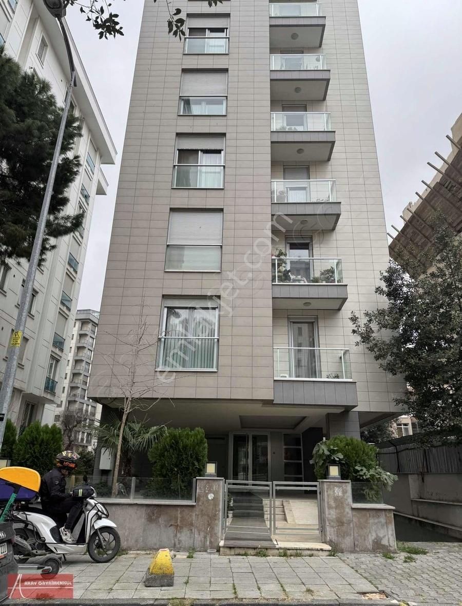 Kadıköy Feneryolu Satılık Daire Feneryolu Yazıcıbaşı Sokakta Yeni Bina Arakat 3+1 125m²daire