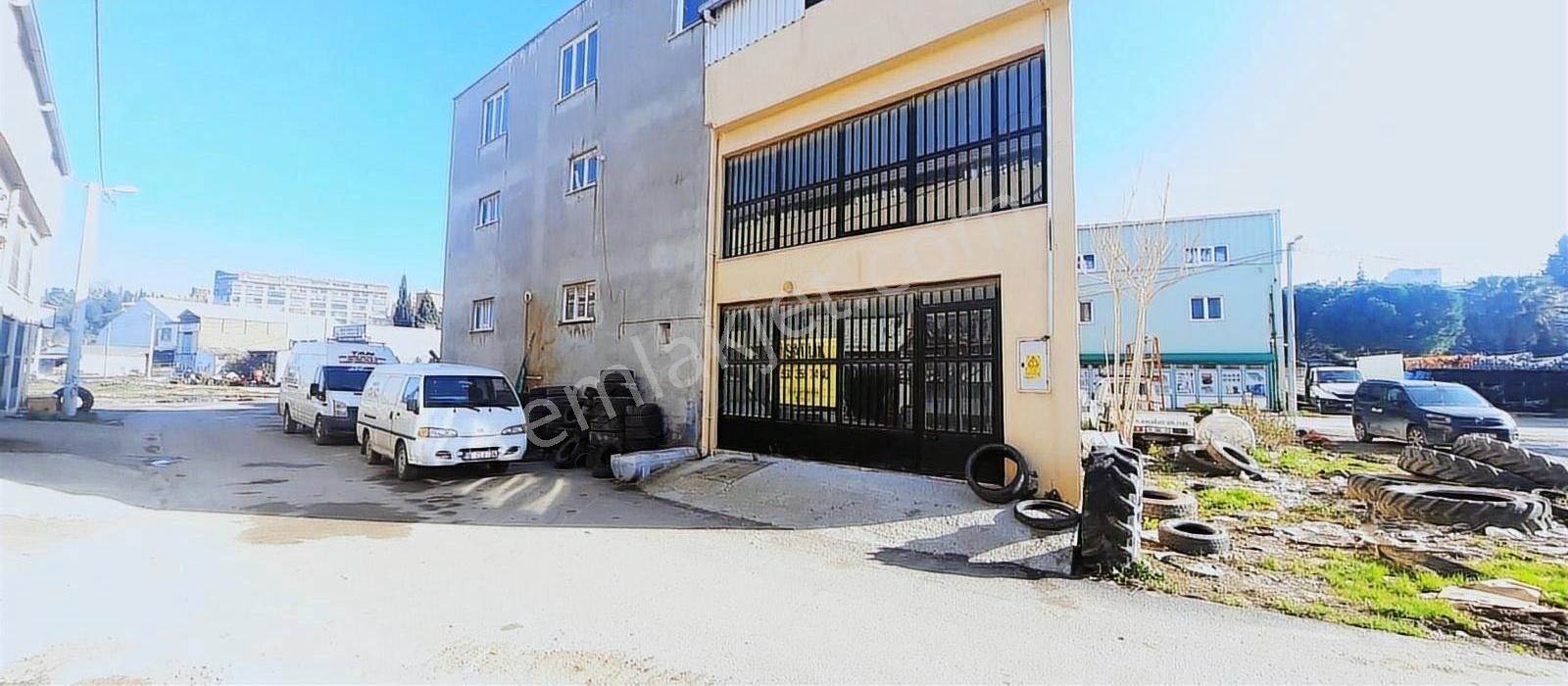 Karacabey Tabaklar Satılık Atölye Karacabey Tabaklar'da Satılık 3 Katlı 165m² Dükkân