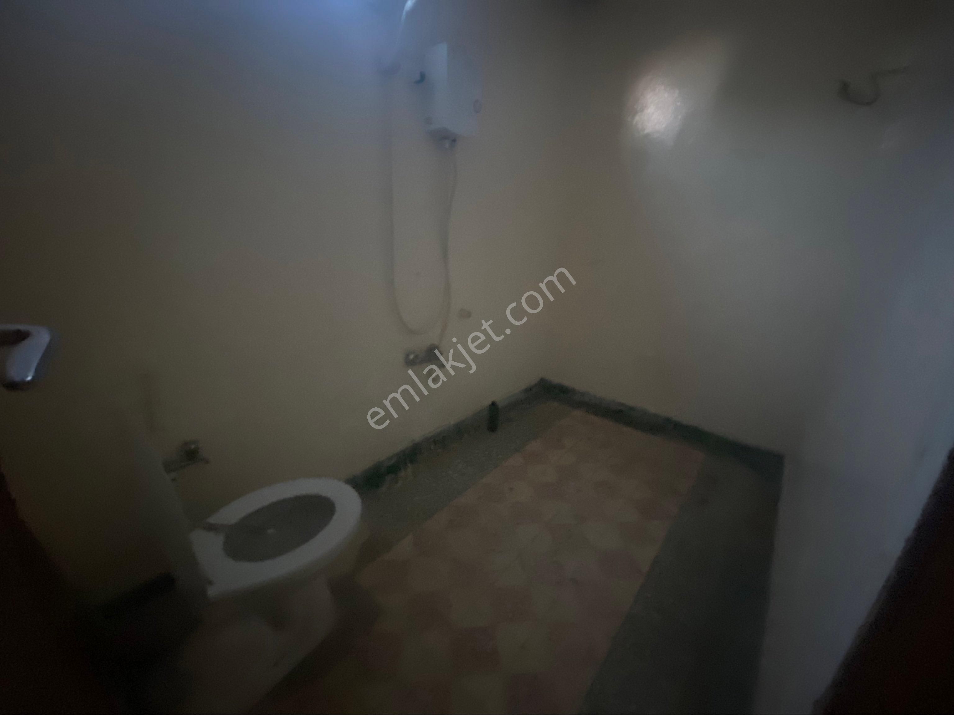 Yukarıbayırda 120 M,2 Katlı,3 Er Odalı,bakımlı Ev - Görsel 13