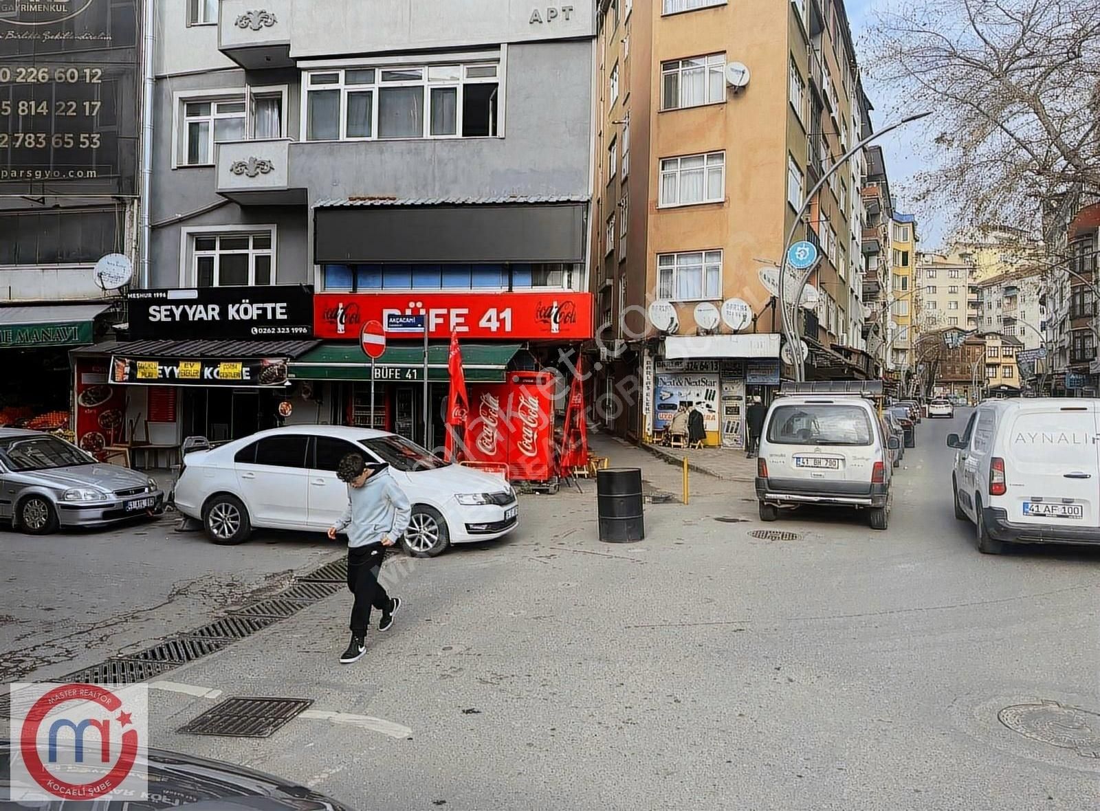 İzmit Cedit Devren Büfe Master Realtor'den İşlek Cadde'de Devren Kiralık Büfe