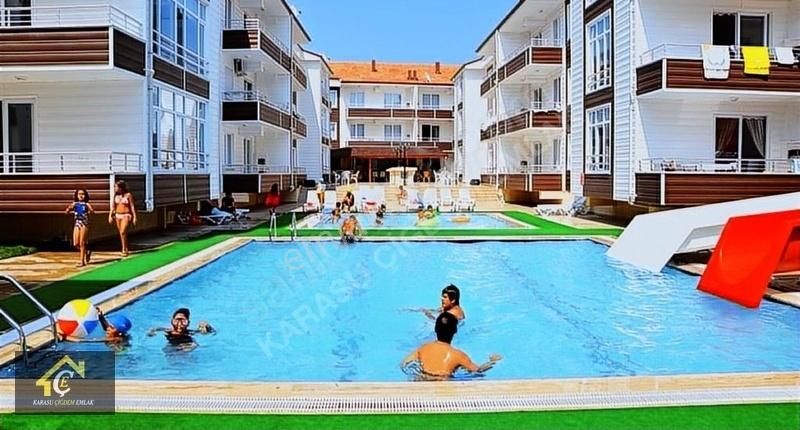 Karasu Yeni Satılık Daire Aqua Parklı Sitede Yüksek Giriş Kat 2+1...havuz Cephe