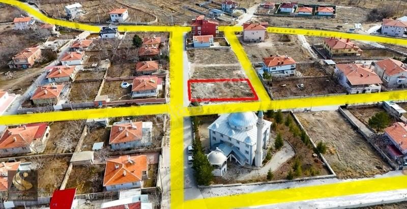 Niğde Merkez Gümüşler Bld. (Eski Gümüş) Satılık Villa İmarlı Yurtiçi Emlaktan Eski Gümüşte 3 Yol Ağzı 646 M2 Villalık Arsa