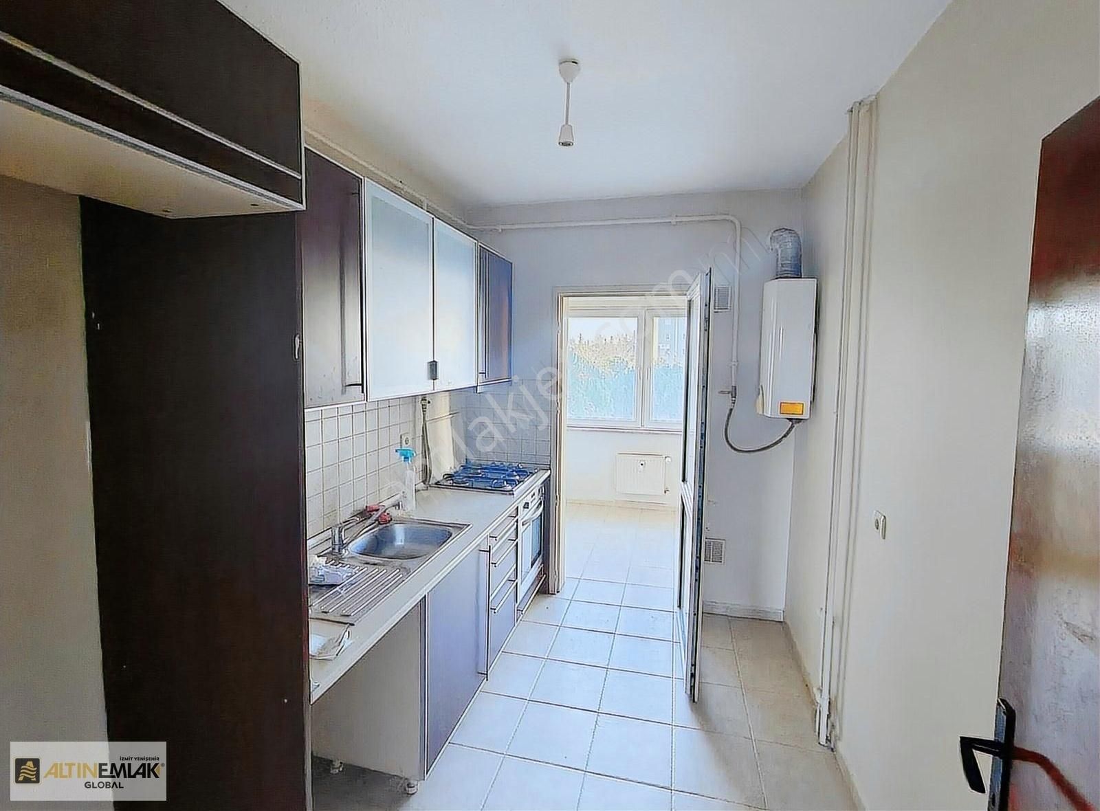 İzmit Yahyakaptan Kiralık Daire Altın Emlak'tan Yahyakaptan 4.bölgede Bakımlı 2+1 Daire