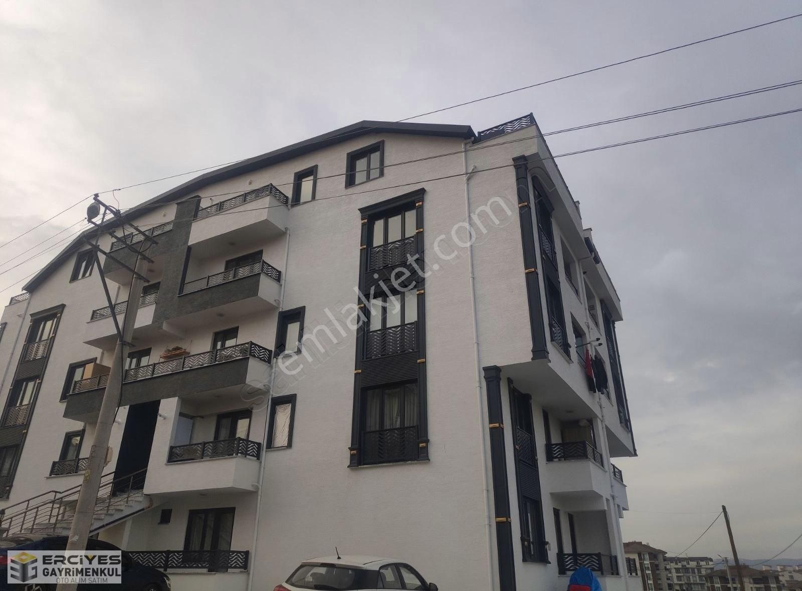 Başiskele Döngel Satılık Daire Başiskele'de 4+1 Sıfır 170 M2 Çatı Dubleks Deniz Manzaralı Daire