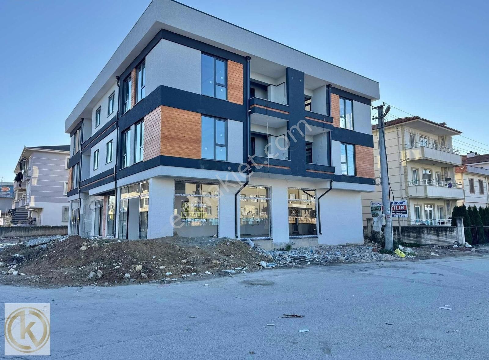 Erenler Erenler Satılık Daire Kaymak Emlaktan Erenler Merkezde 4+1 190 M2 Satılık Daire