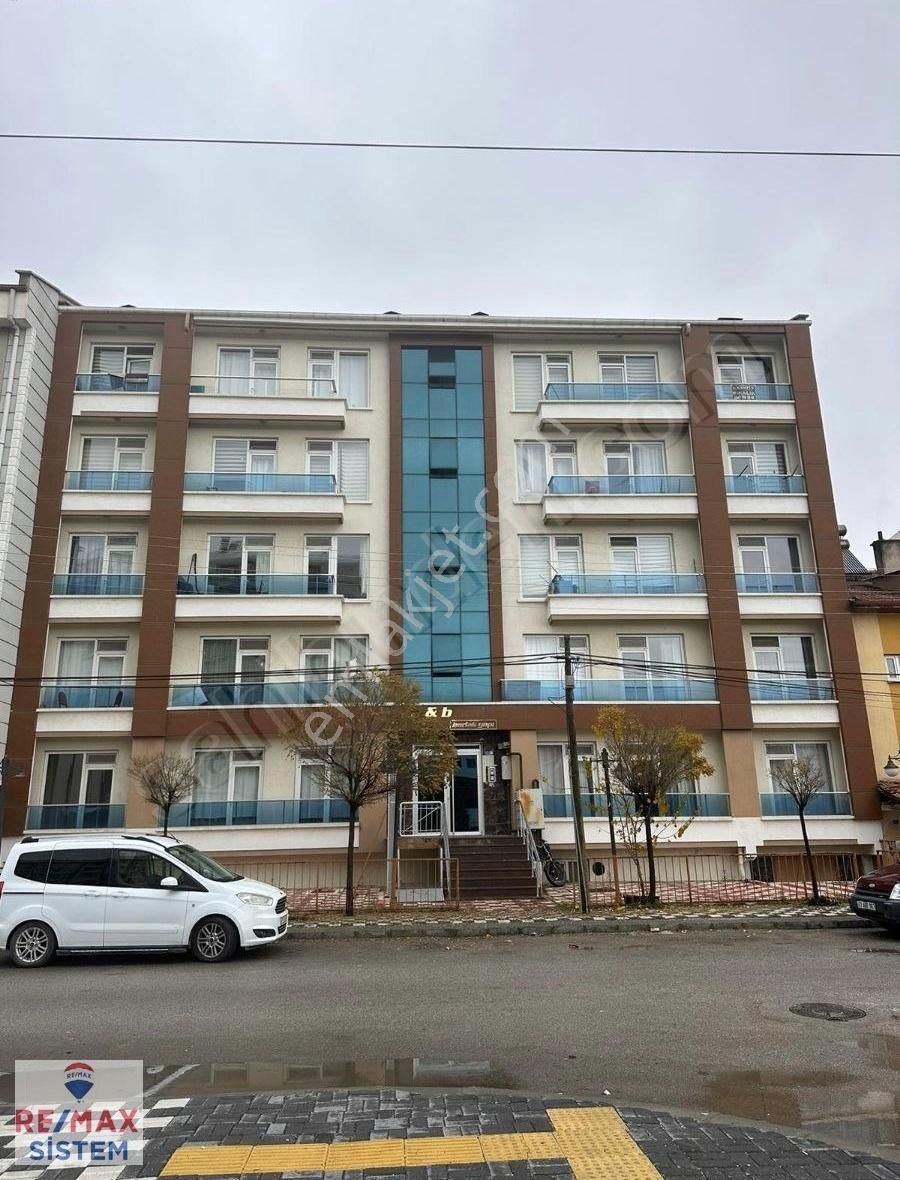 Afyonkarahisar Merkez Erenler Satılık Daire Re/max Sistem'den Erenlerde Yeni Avm Yanında Satılık 2+0 Eşyalı