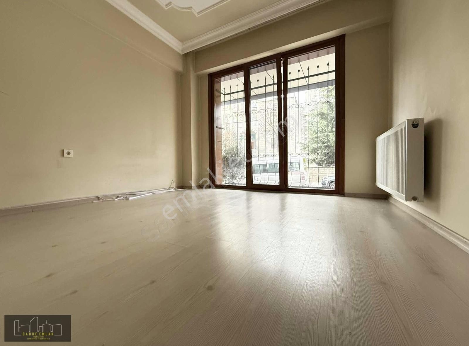 Küçükçekmece Gültepe Kiralık Daire Cadde Emlak Gültepe Mah Cadde Üzeri 1+1 Yüksek Giriş Daire