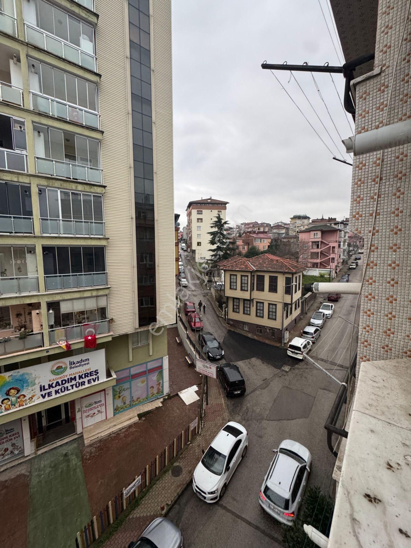 İlkadım Kadıköy Satılık Daire Hisardan Askerlik Şubesinin Yanında 2+1 Ve Teras Katlı Daire