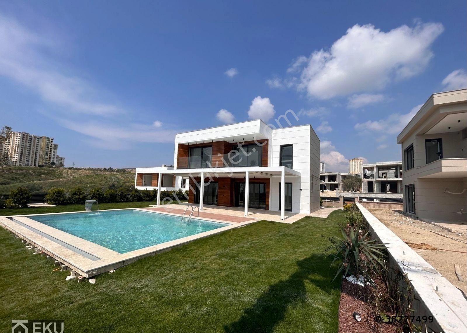 Kuşadası Değirmendere Satılık Villa Aydın Kuşadasında Satılık Geniş Bahçeli 4+1 Ultra Lüks Sıfır Villa