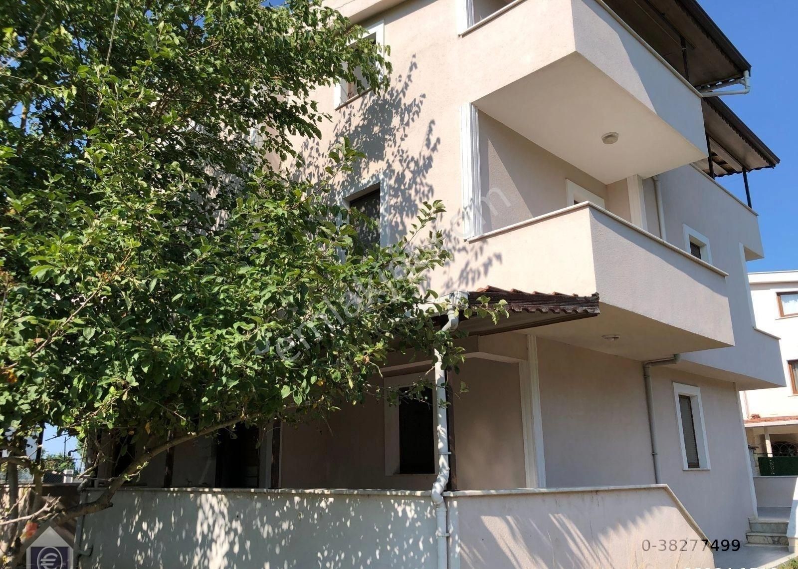 Şile Sahilköy Satılık Villa Ataşehir Emlak`tan Şile Sahilköy`de 10+2 Satılık İkiz Tribleks Villa