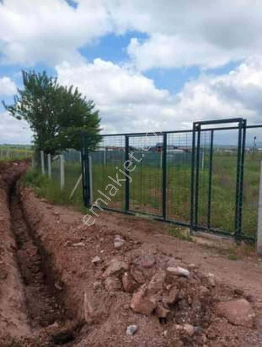 Sivas Merkez Porsuk Köyü Satılık Tarla Eslem Gayrimenkulden Satılık Hobi Bahcesi