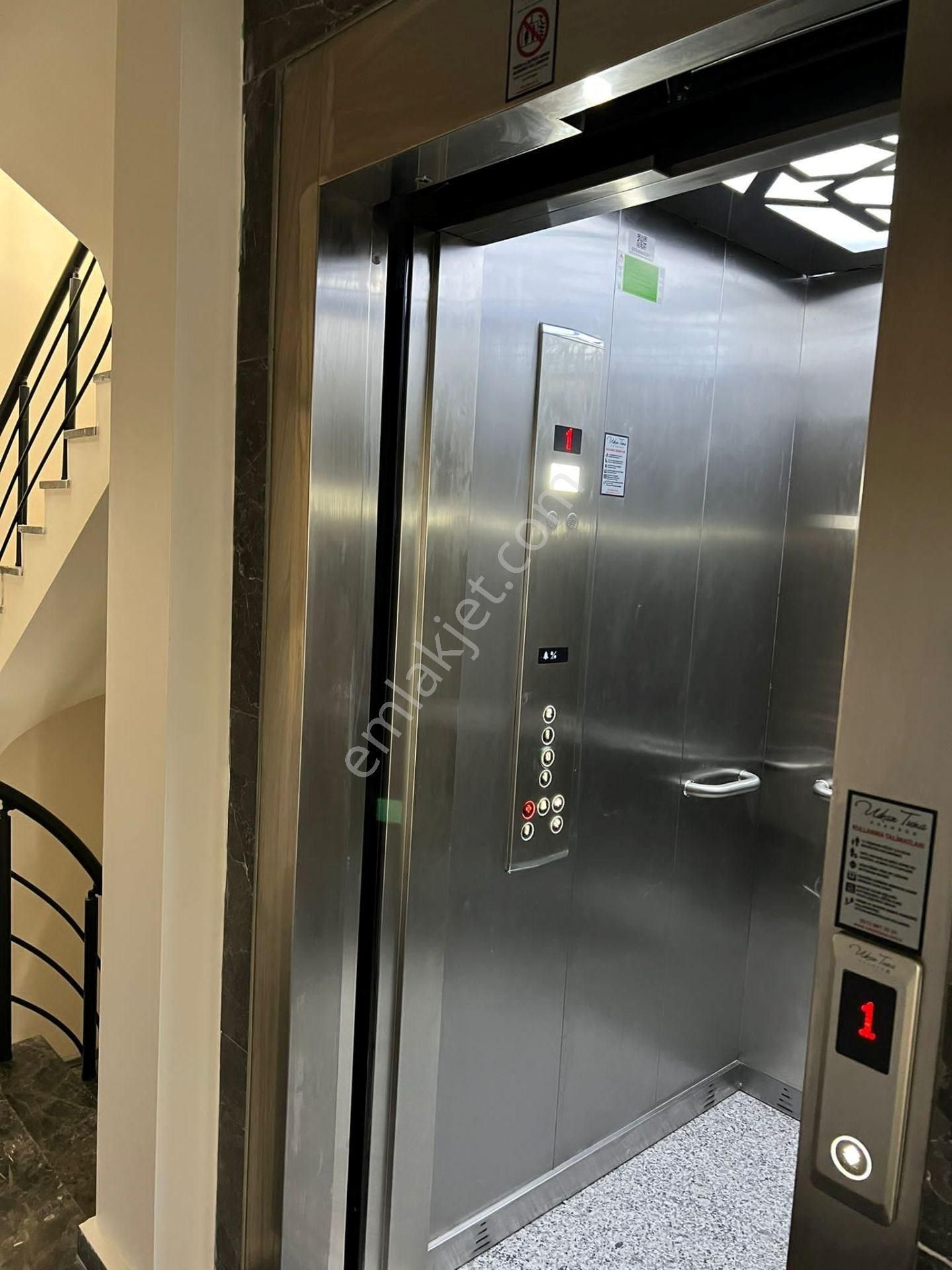 Tüyap Karşısında Kiralık Müstakil Plaza Binası - Görsel 12