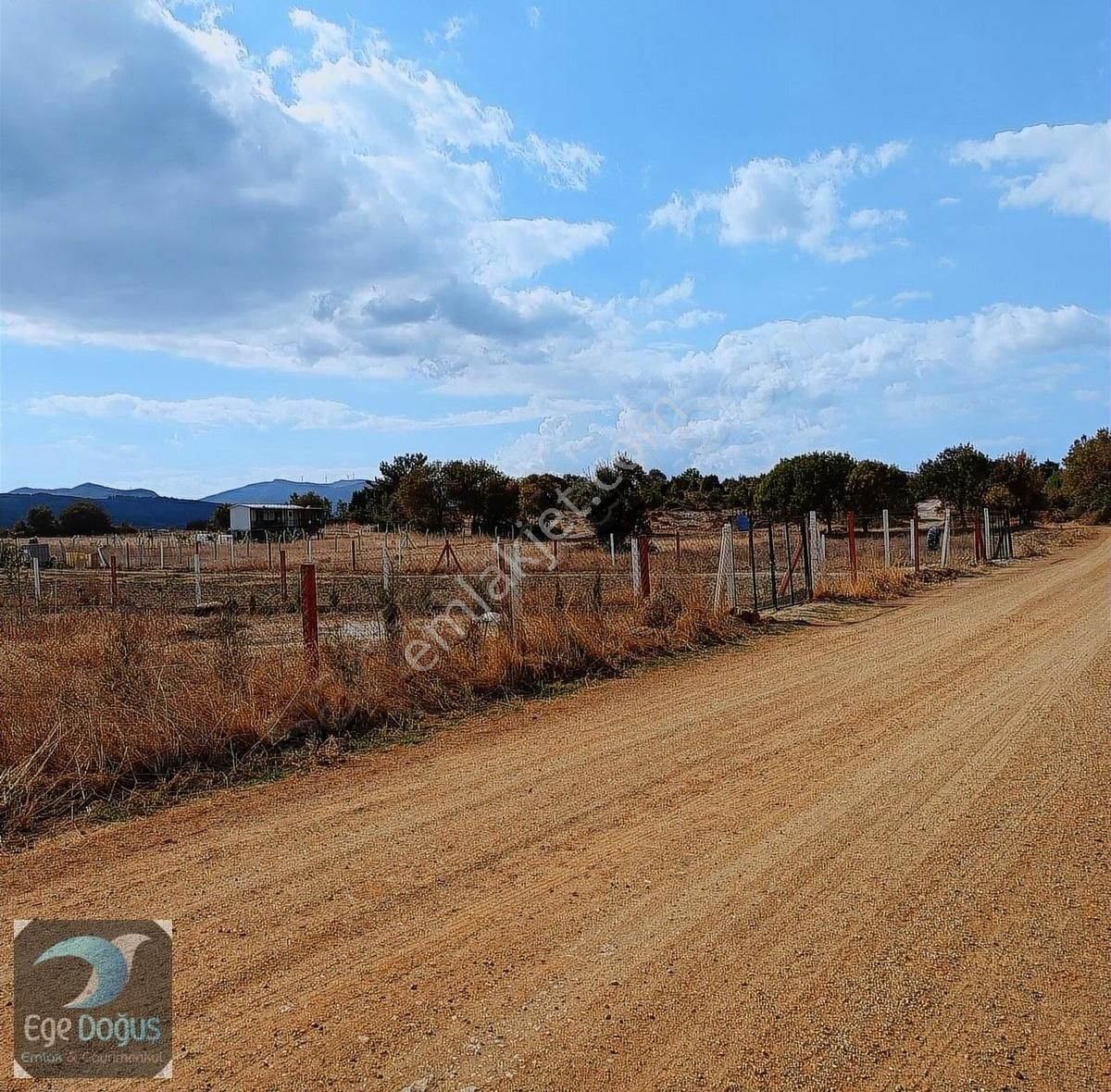 Yunusemre Osmancalı Satılık Tarla Manisa Osmancalıda Yola Sıfır 8250m2 Satılık Tarla