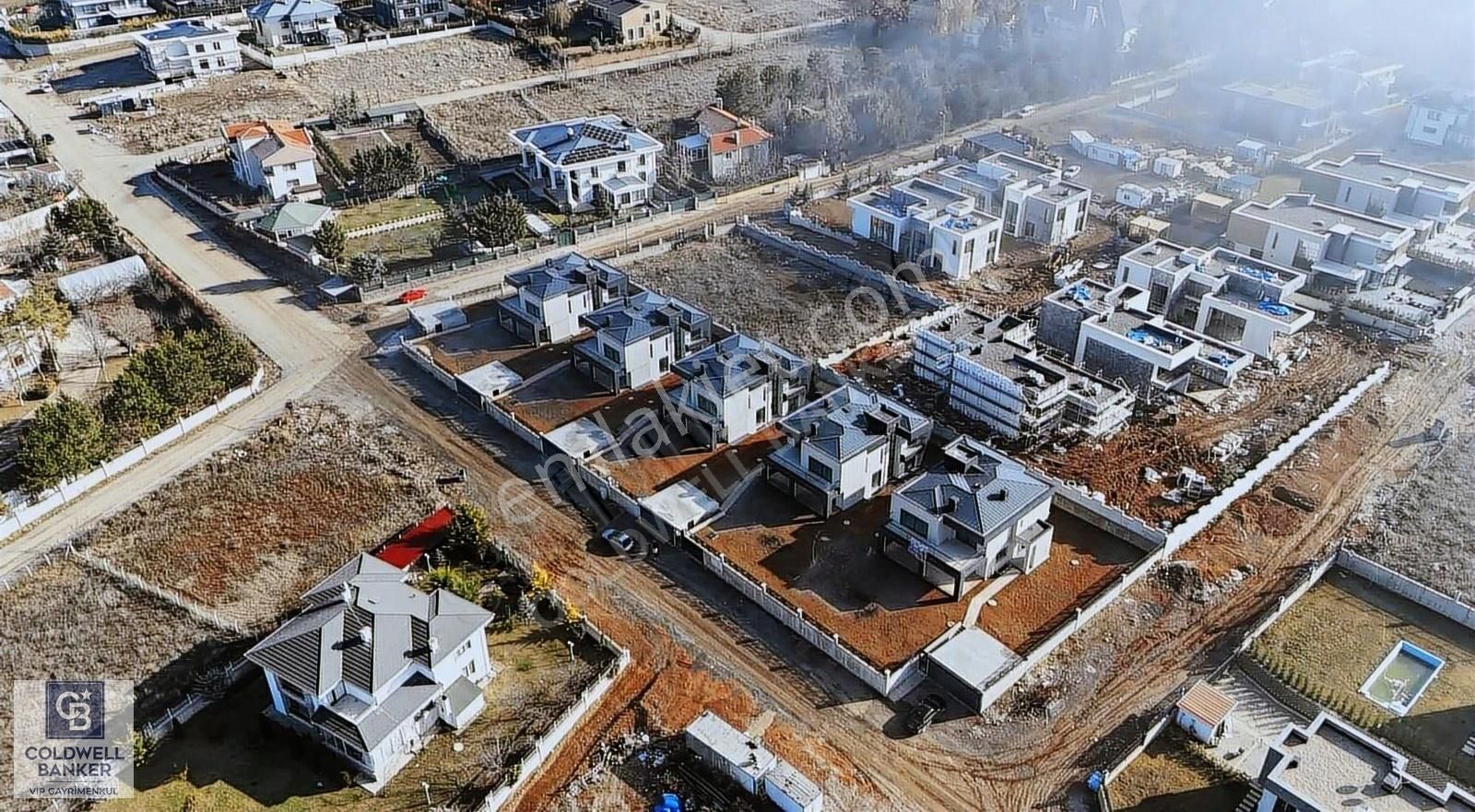 Gölbaşı Kızılcaşar Satılık Villa İncek Bulvara Yürüme Mesafesi 8+1 Satılık Villa