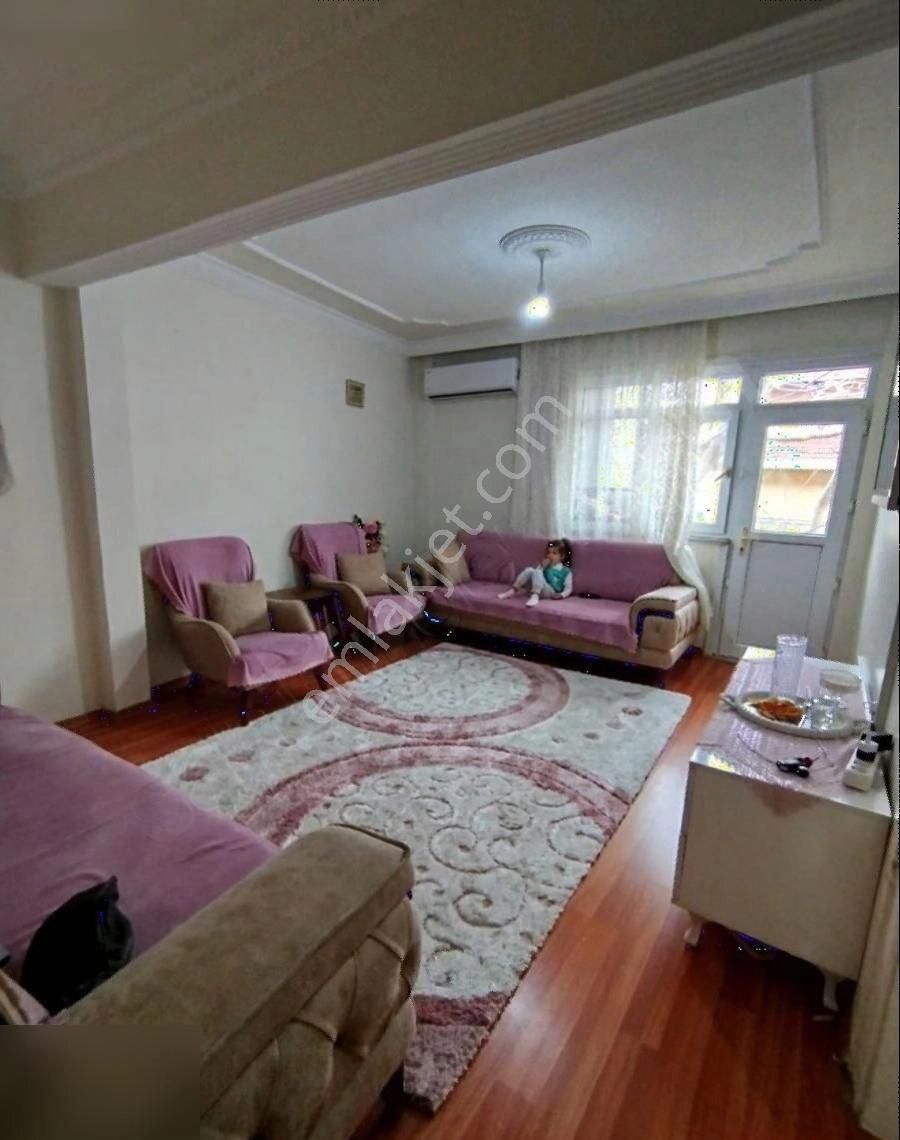 Bağcılar Çınar Satılık Daire Hicret Gayrimenkul Çınar 2+1 112 M2 Geniş Ferah Kullanışlı Daire