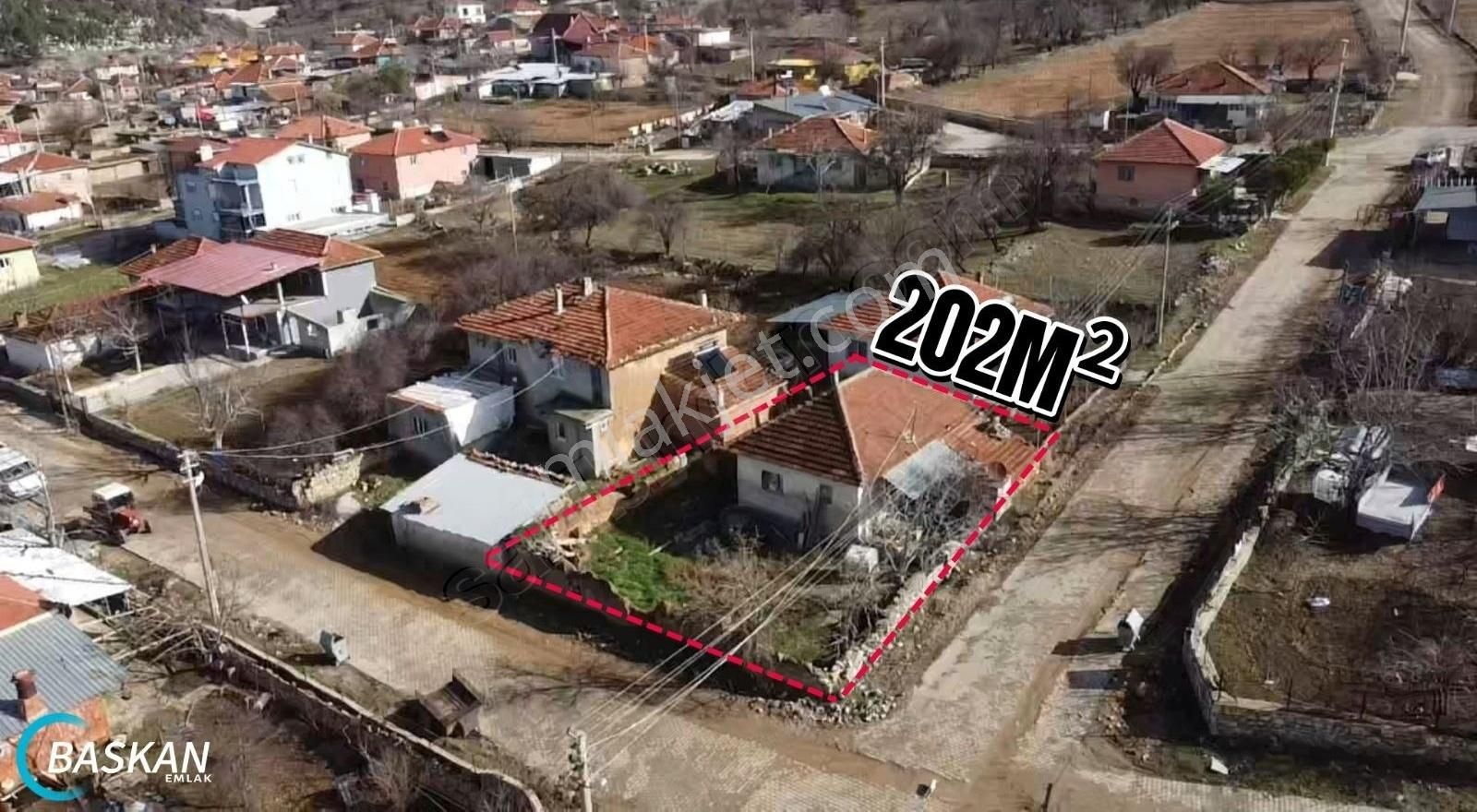 Baklan Gökpınar Satılık Müstakil Ev Baklan Merkezde Satılık 202m2 Arsa İçinde Müstakil Ev