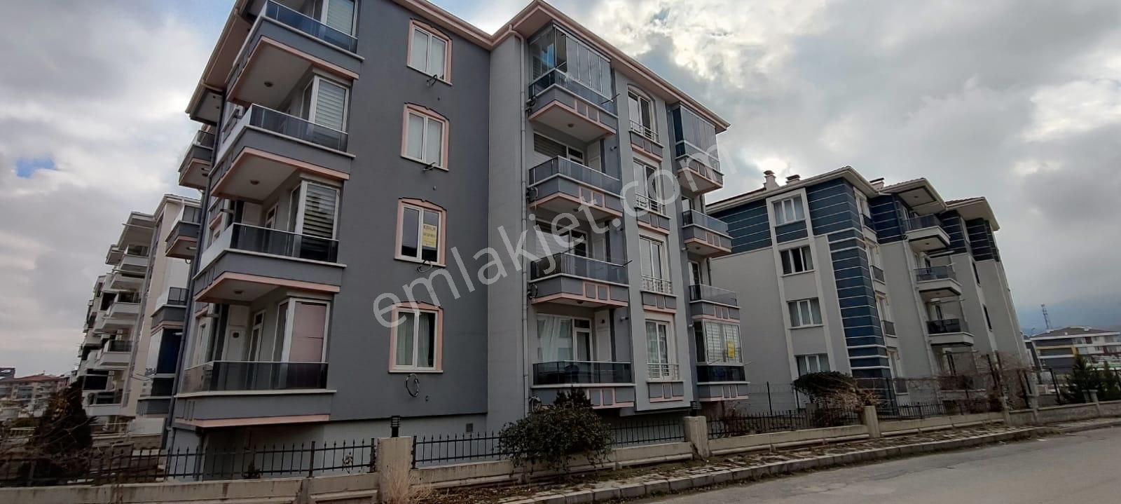 Afyonkarahisar Merkez Selçuklu Kiralık Daire Afyon Tezcan Emlaktan Selçukluda 1+1 Kiralık Daire