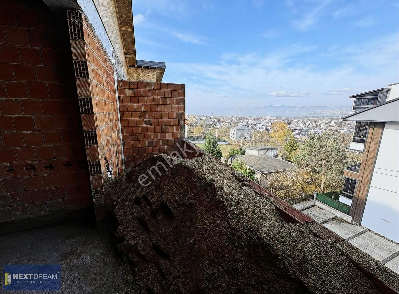 Başiskele Yeşilyurt Satılık Daire Deniz Manzaralı Asansörlü 2+1 Ç.d Yarısı Peşin Kalanı Teslimde