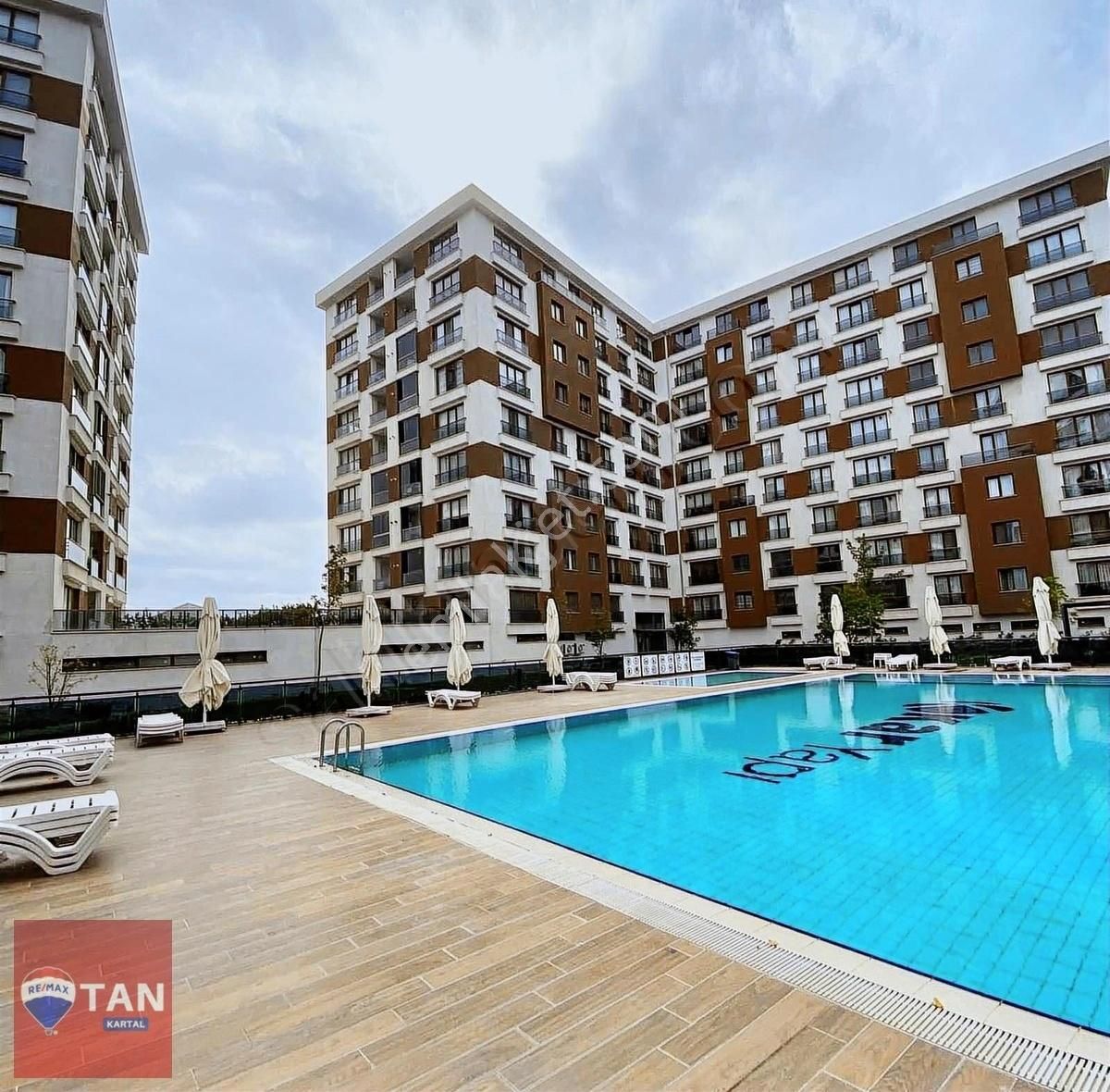 Pendik Güllü Bağlar Satılık Daire Pendik Edonia Garden 1+1 Satılık Açık Havuz Lüks Konut