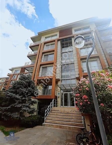 Üsküdar Acıbadem Satılık Daire Arteverde Sitesi'nde Şerefiyeli 3,5+1 Arakat Satılık Daire