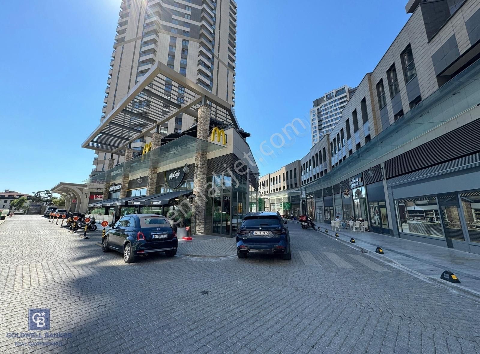 Maltepe Çınar Kiralık Dükkan & Mağaza Nidapark Küçükyalı'da Bacalı 140 M² Kiralık Dükkan