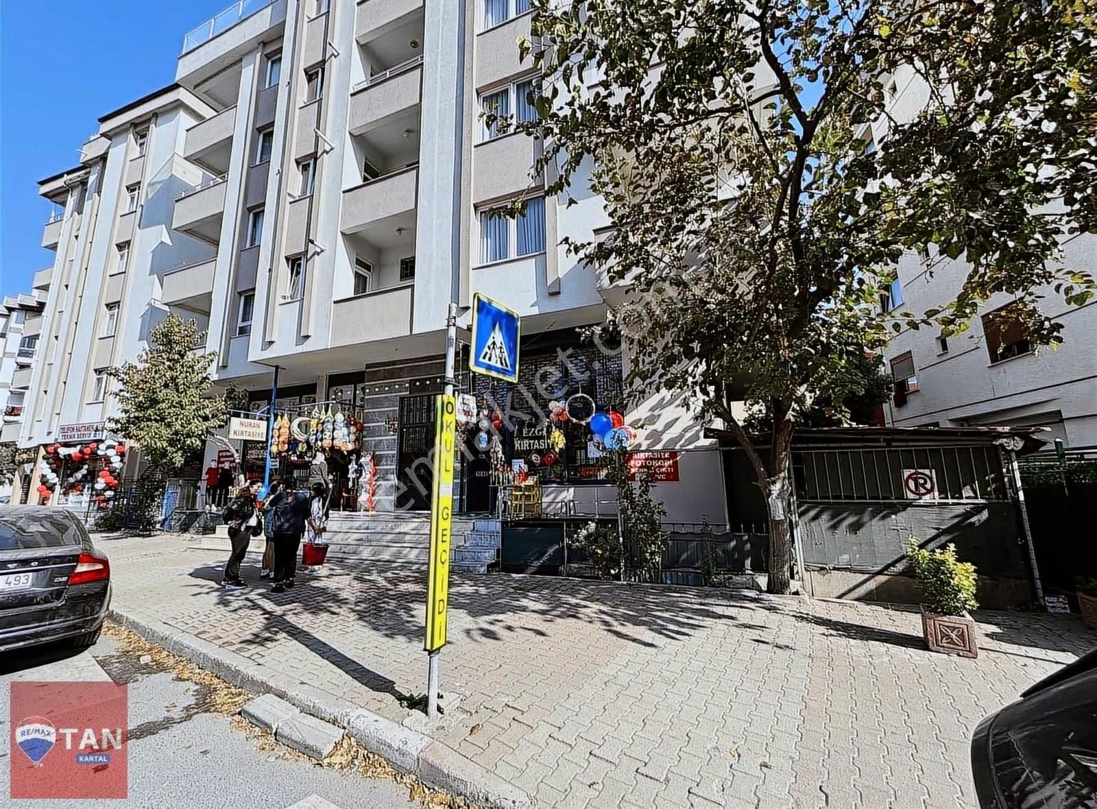 Kartal Karlıktepe Devren Dükkan & Mağaza Okul Karşısı Yüksek Cirolu Caddeye Paralel Kiralık Kırtasiye