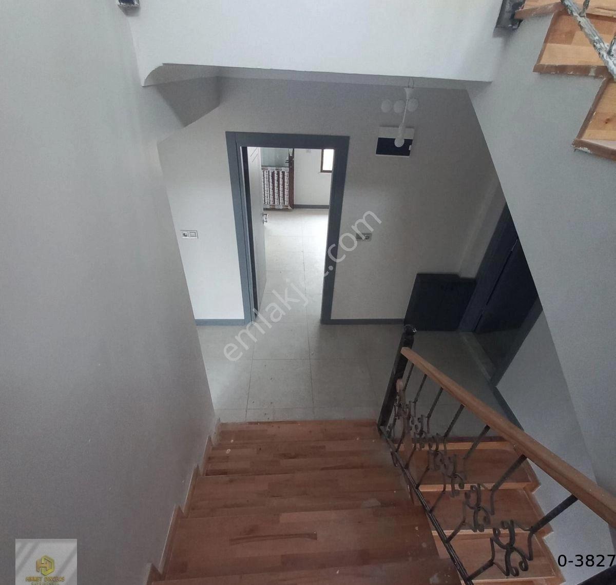 Sazova Mahallesinde Ziraat Caddesi Yakını Satılık Tripleks Villa - Görsel 25