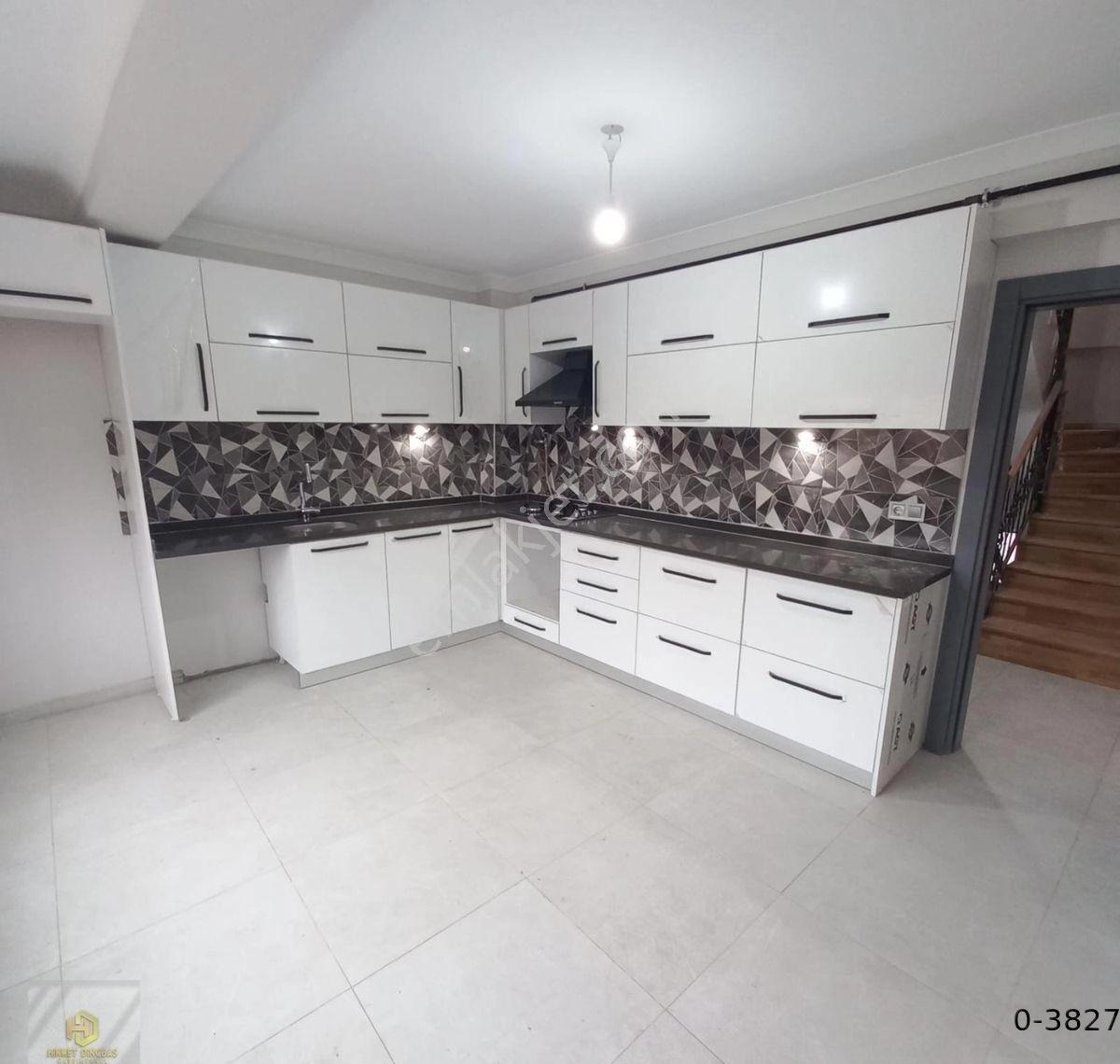 Sazova Mahallesinde Ziraat Caddesi Yakını Satılık Tripleks Villa - Görsel 3