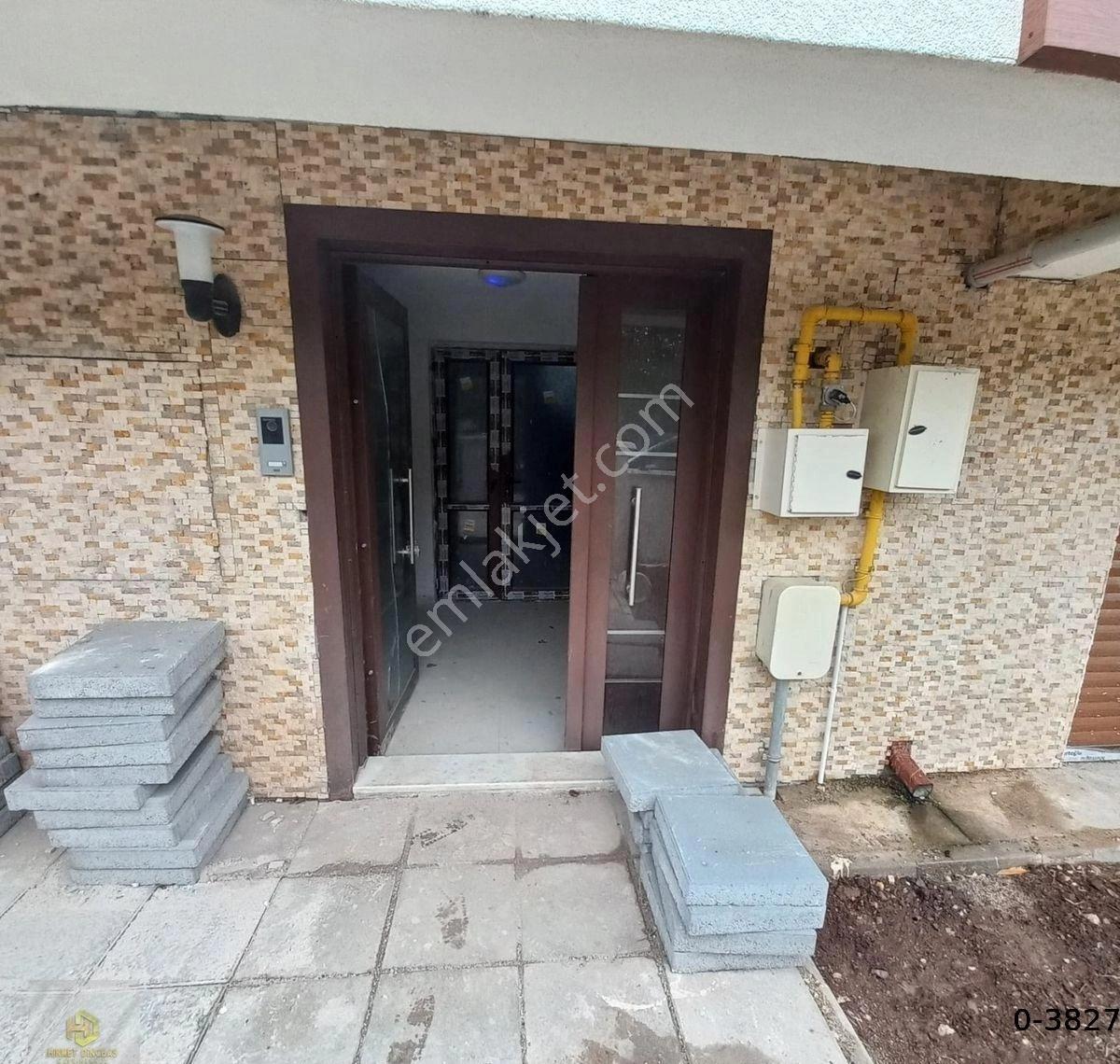 Sazova Mahallesinde Ziraat Caddesi Yakını Satılık Tripleks Villa - Görsel 13