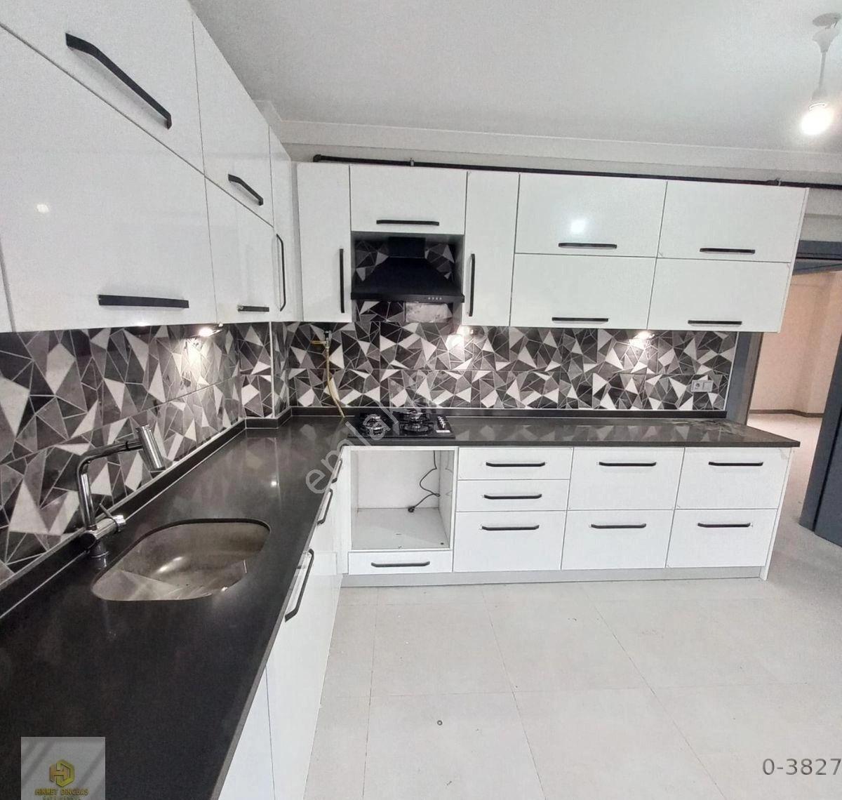 Sazova Mahallesinde Ziraat Caddesi Yakını Satılık Tripleks Villa - Görsel 23