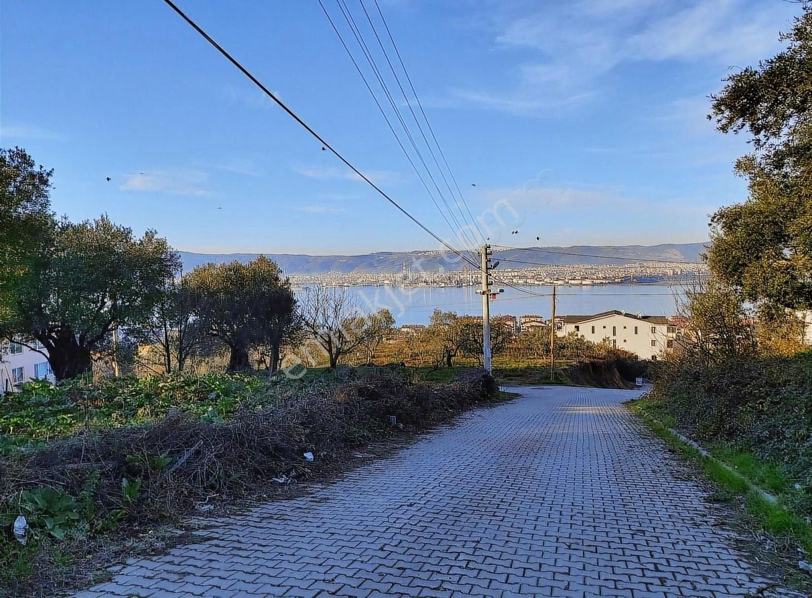 Gölcük Yukarı Satılık Villa İmarlı Değirmendere Yukarı Mh.panoramik Deniz Manzaralı Satılık Arsa!!!