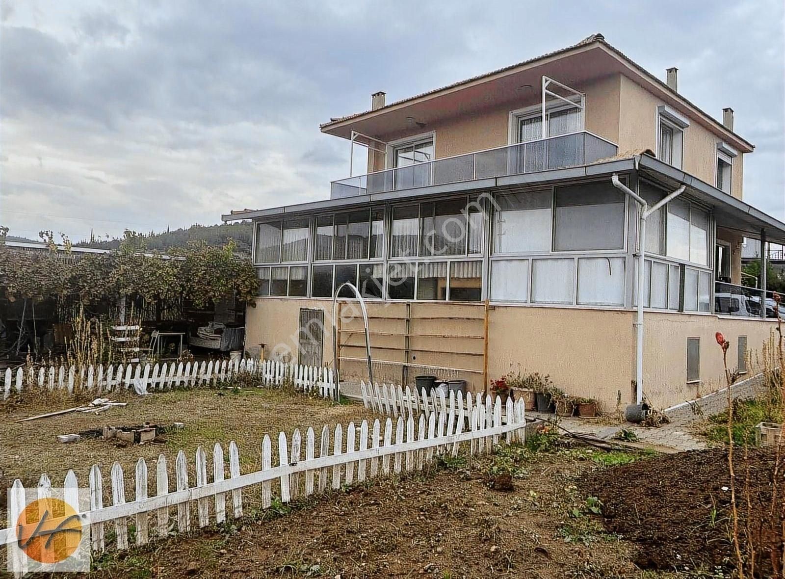 Seferihisar Orhanlı Satılık Tarla Seferihisar Orhanlı'da Havuzlu 4+2 Villa Ve Zeytin Bahçesi