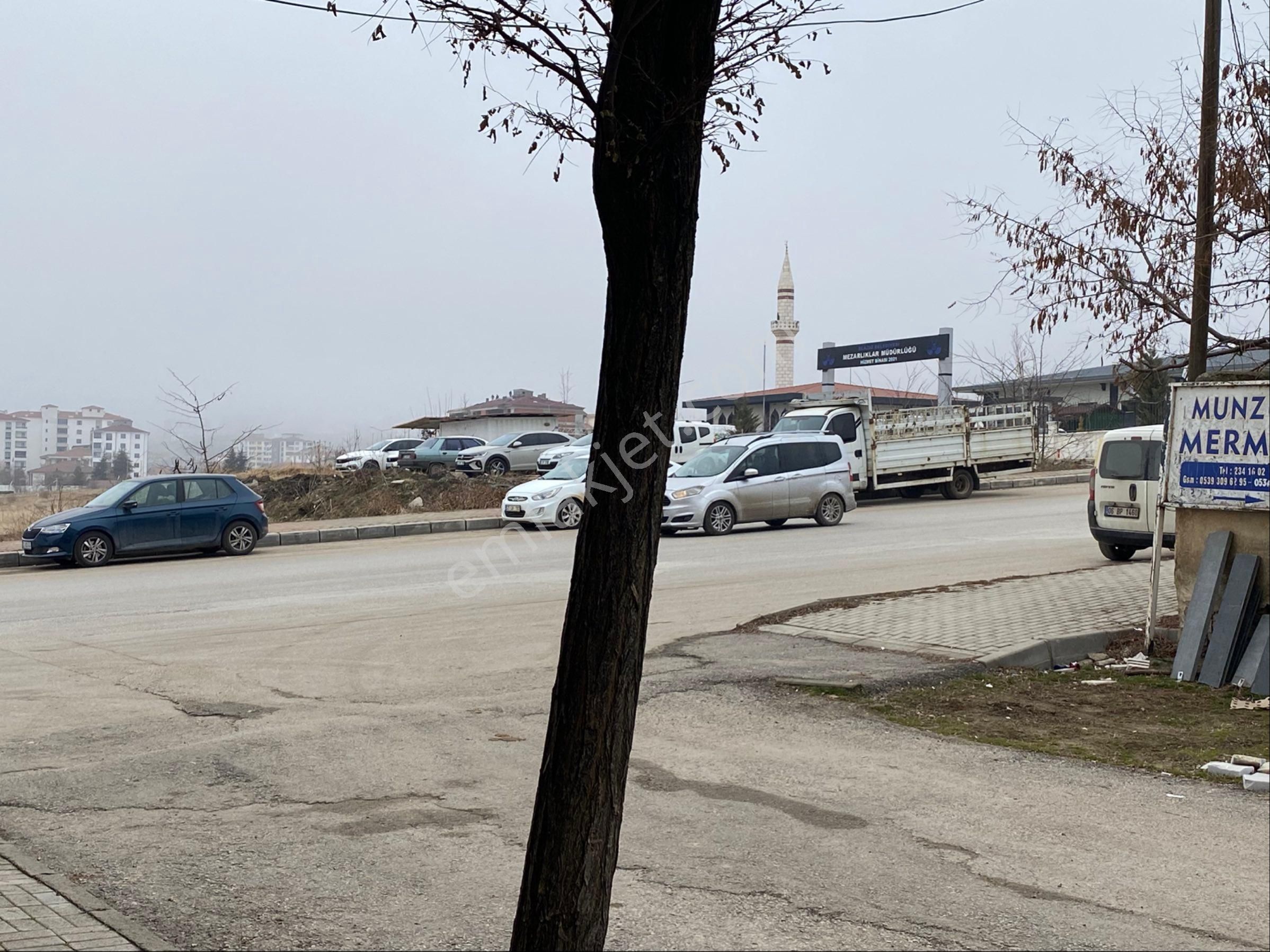 Elazığ Merkez Rızaiye Satılık Dükkan & Mağaza Ümit Emlak’tan Mezarlıklar Müdürlüğü Karşısı Ana Caddeye 2. Dükkan Tabela Değeri Yüksek