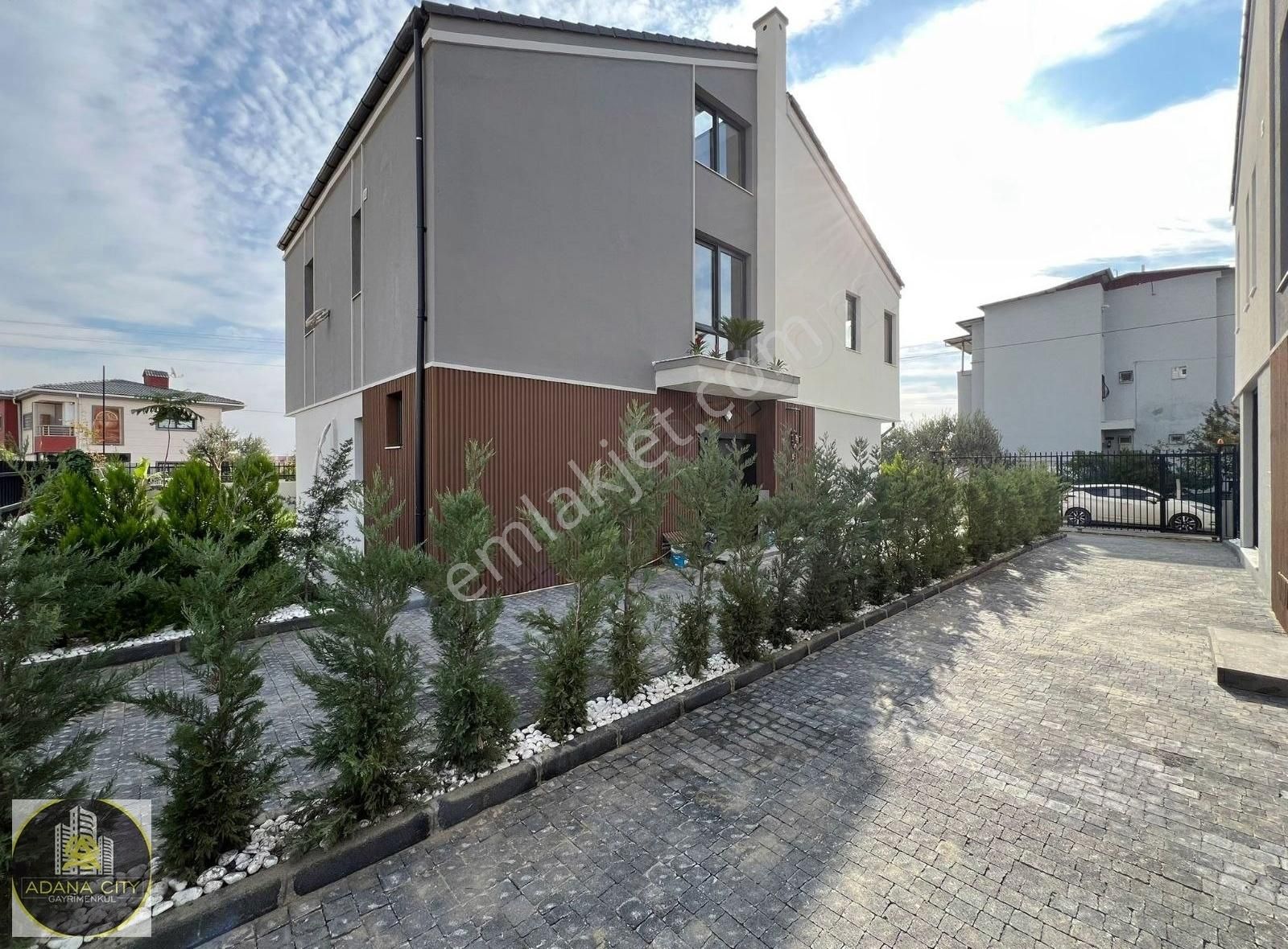 Sarıçam Çınarlı Satılık Villa 5+1+teraslı+bahçeli,full Cephe,lüx İşçilikli Tripleks Villa